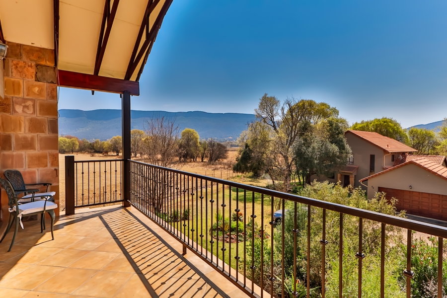 4 Bedroom Property for Sale in The Coves North West